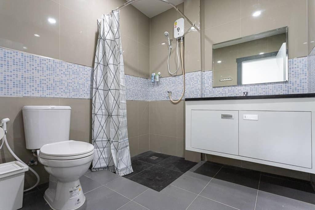 Апартаменти P2 Silom Large 2Beds Full Kitchen Wifi 4-6Pax Бангкок Екстер'єр фото